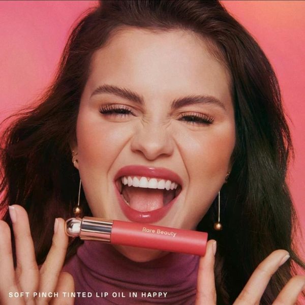 Тінт олійка для губ Rare Beauty Soft Pinch Tinted Lip Oil Rare Beauty Soft Pinch Tinted Lip Oil 555 фото