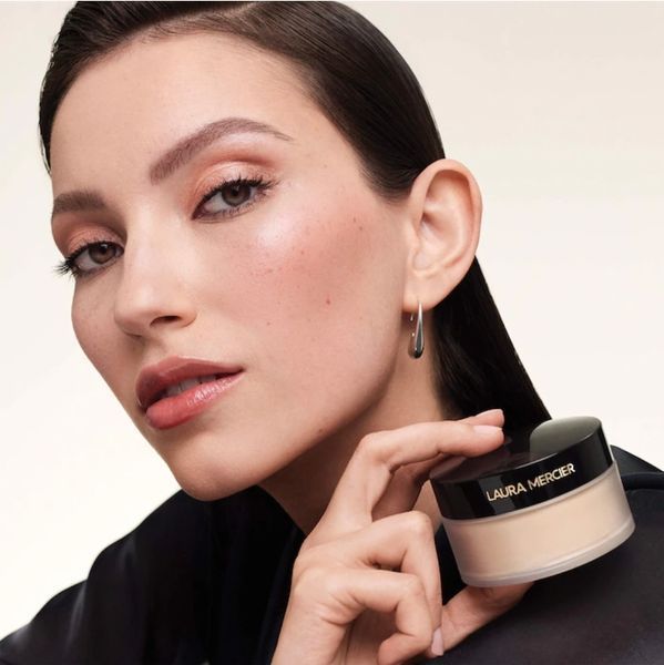 Пудра + Пухівка у подарунок Laura Mercier Indulgent Icons Translucent Loose Powder & Velour Puff Duo Gift Set 29 g 269 фото
