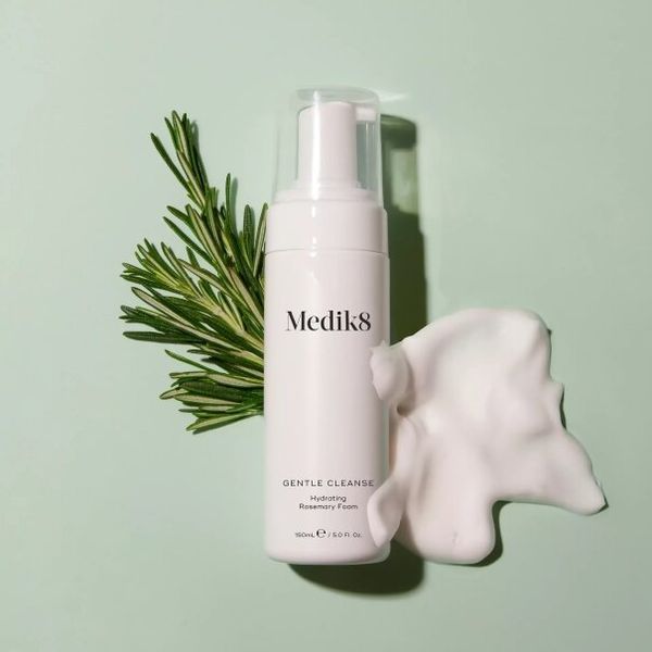 Пенка для умывания Medik8 Gentle Cleanse Hydrating Rosemary Foam 150 мл 154878 фото