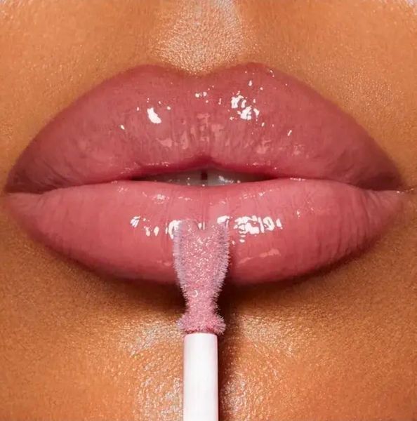 Коллагеновый блеск для губ Charlotte Tilbury Collagen Lip Bath Gloss Pillow Talk Fair 123 фото