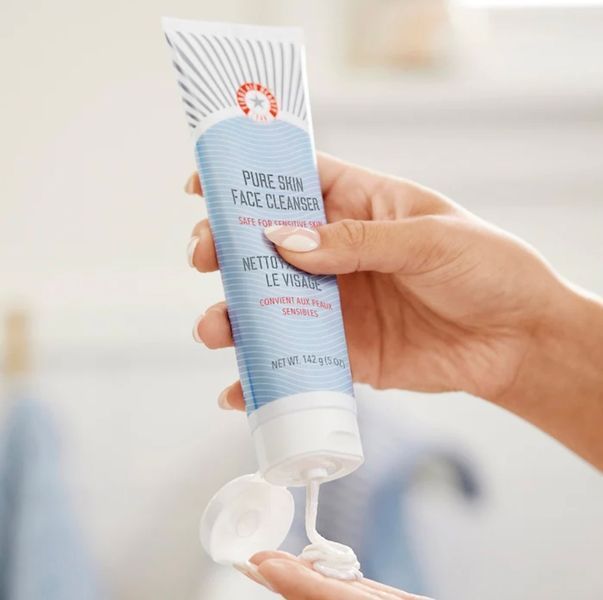 Очисний засіб для обличчя First Aid Beauty Pure Skin Face Cleanser Gentle Hydrating Cleanser 150 мл 542 фото